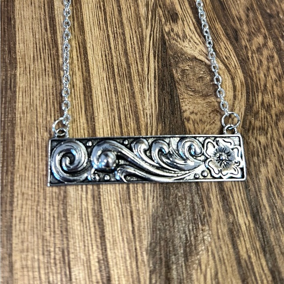 Western Silver Tone Engraved Bar Necklace - Picture 4 of 4